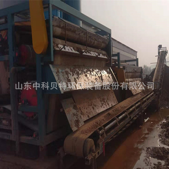 中科貝特分享洗沙場洗沙污泥處理設備帶式壓濾機安裝調試運行現(xiàn)場